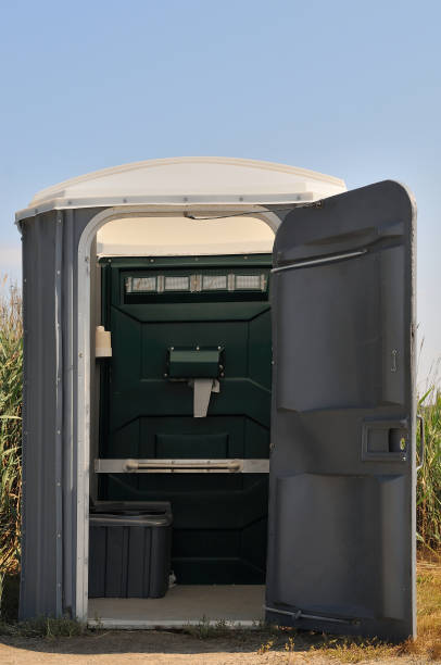 Best Affordable portable toilet rental  in Auburndale, FL